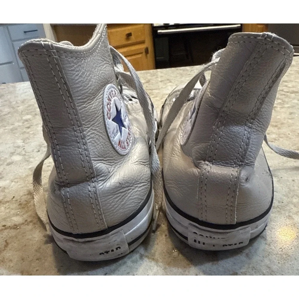 Converse Shoes Unisex Men‎ 7.5 Women 9.5 Cream Chuck Taylor All Star Leather